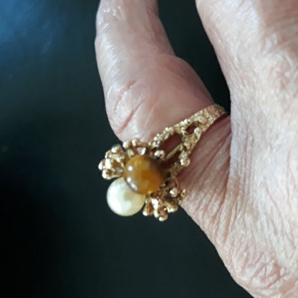 costume ring - Picture 2 of 3